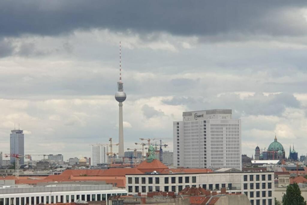 Studio Apartment Uber Den Wolken Berlim Exterior foto