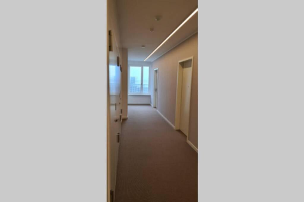 Studio Apartment Uber Den Wolken Berlim Exterior foto